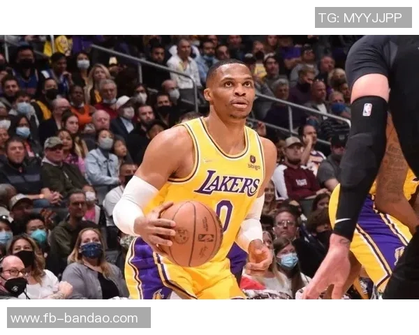 太阳明日对阵尼克斯布克出战成疑杰伦格林继续缺阵影响球队表现